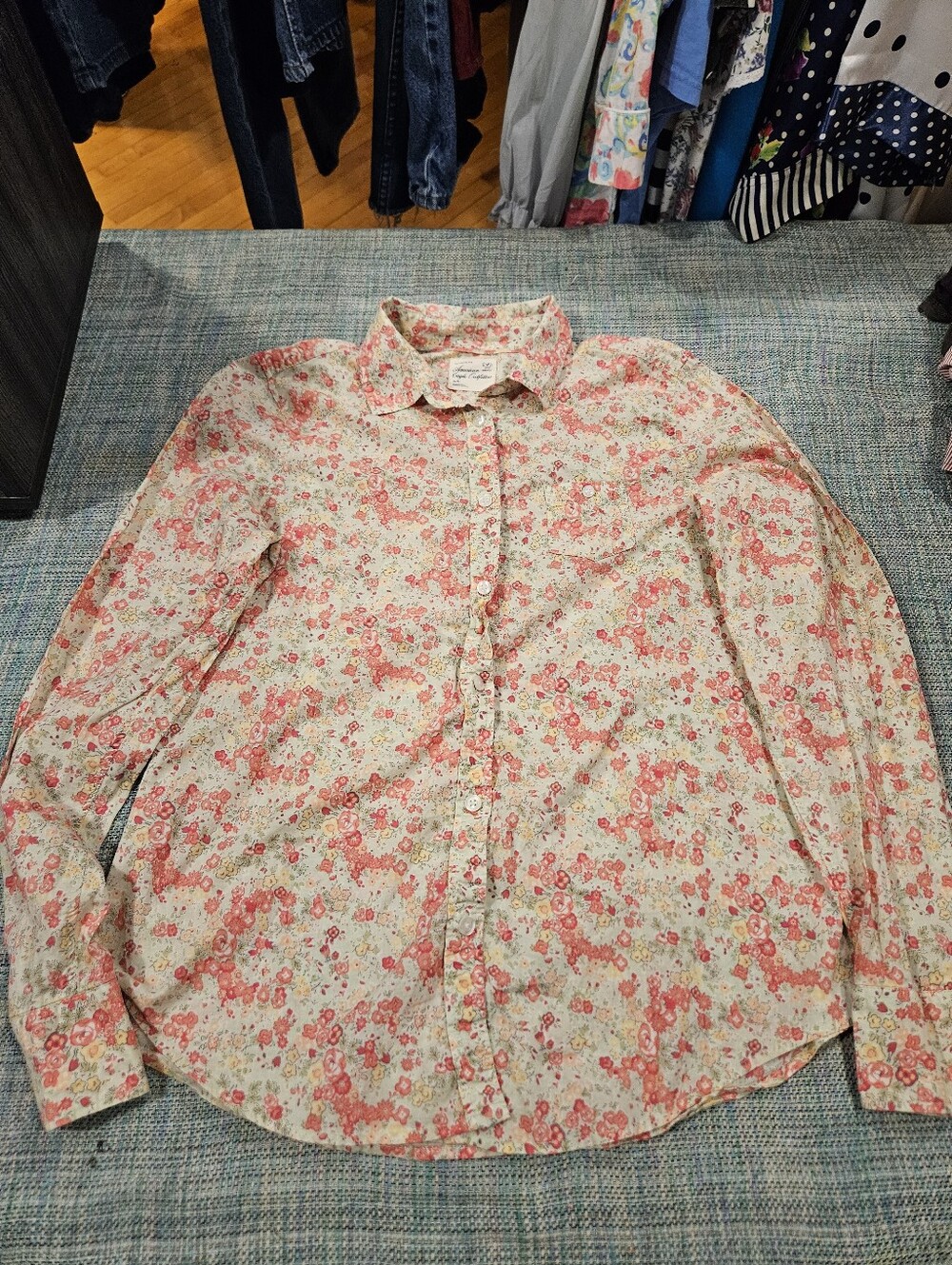 Y2K 2010 American Eagle Outfitters Pink Floral Long Sleeve Button Up Blouse